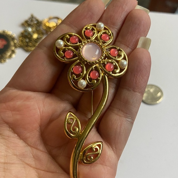 Trifari Jewelry - Trifari Gold and Pink Floral Brooch